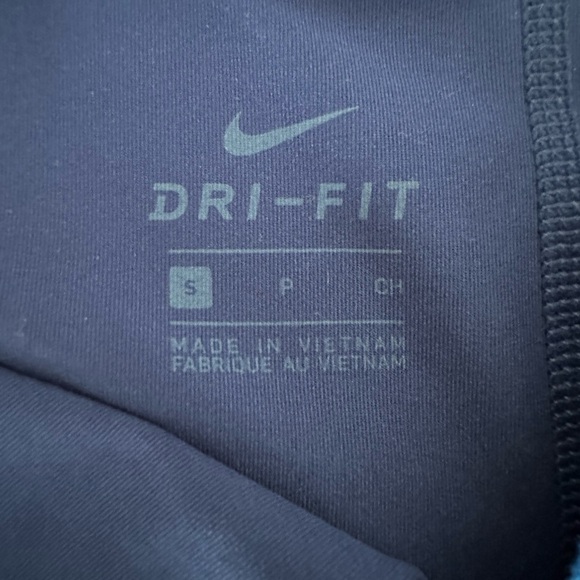 Nike Pros - Picture 3 of 4